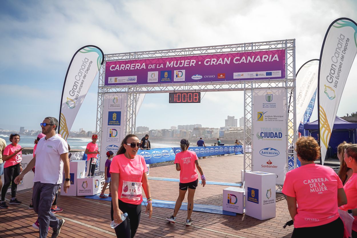 Las fotos de meta de la Carrera de la Mujer de Gran Canaria 11 59 19 15701 O