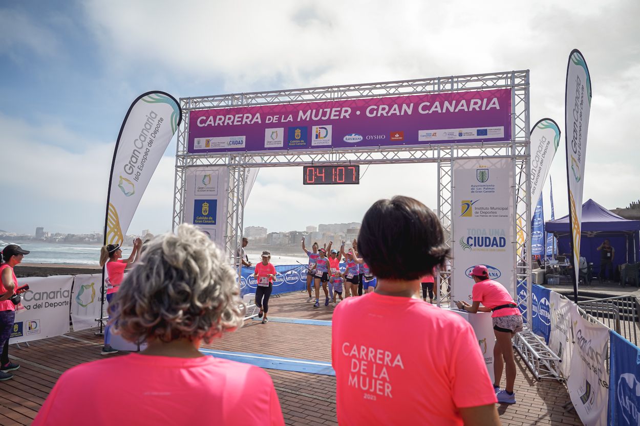 Las fotos de meta de la Carrera de la Mujer de Gran Canaria 11 40 18 15701 O