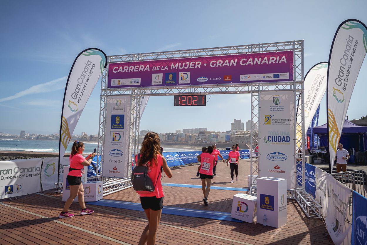 Las fotos de meta de la Carrera de la Mujer de Gran Canaria 12 19 32 15701 O