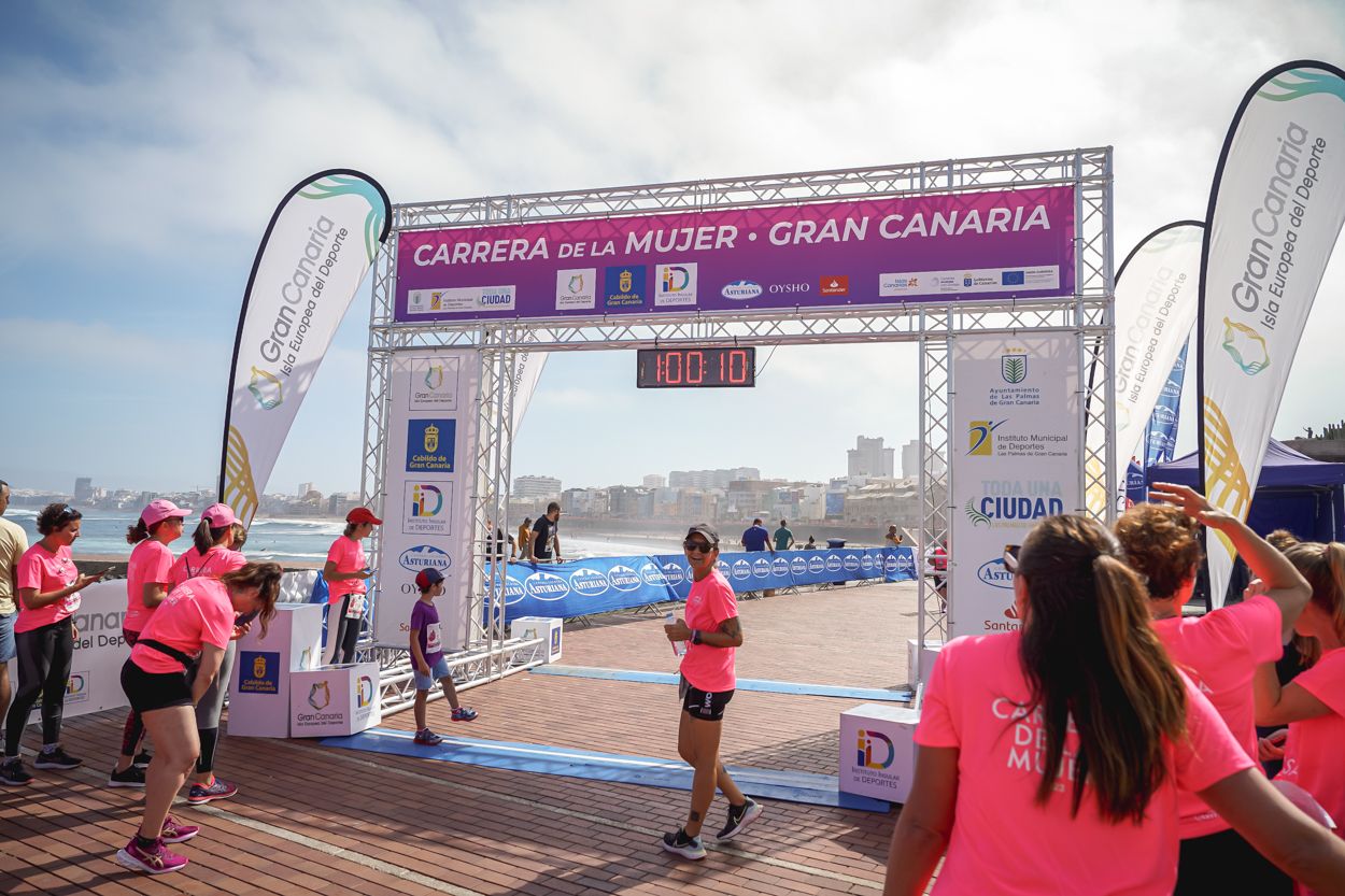 Las fotos de meta de la Carrera de la Mujer de Gran Canaria 11 59 21 15701 O