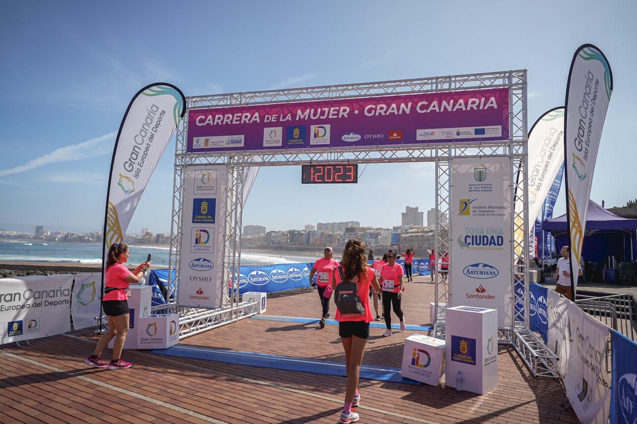 Las fotos de meta de la Carrera de la Mujer de Gran Canaria 12 19 34 15701 O
