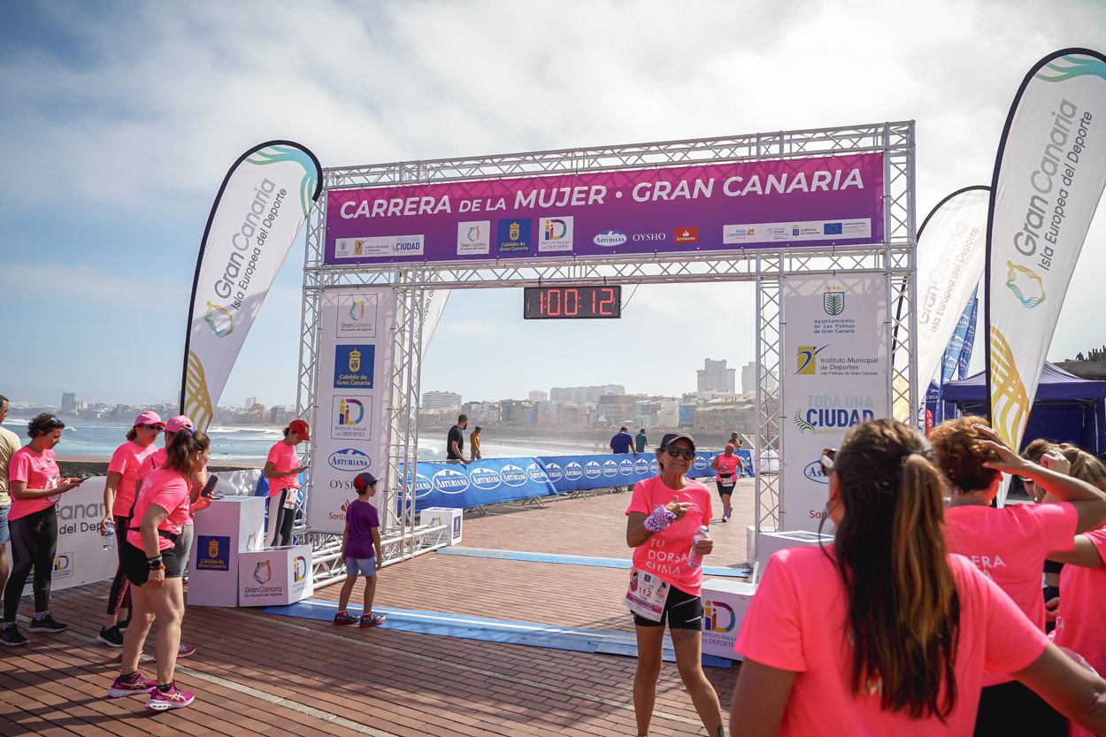Las fotos de meta de la Carrera de la Mujer de Gran Canaria 11 59 23 15701 O