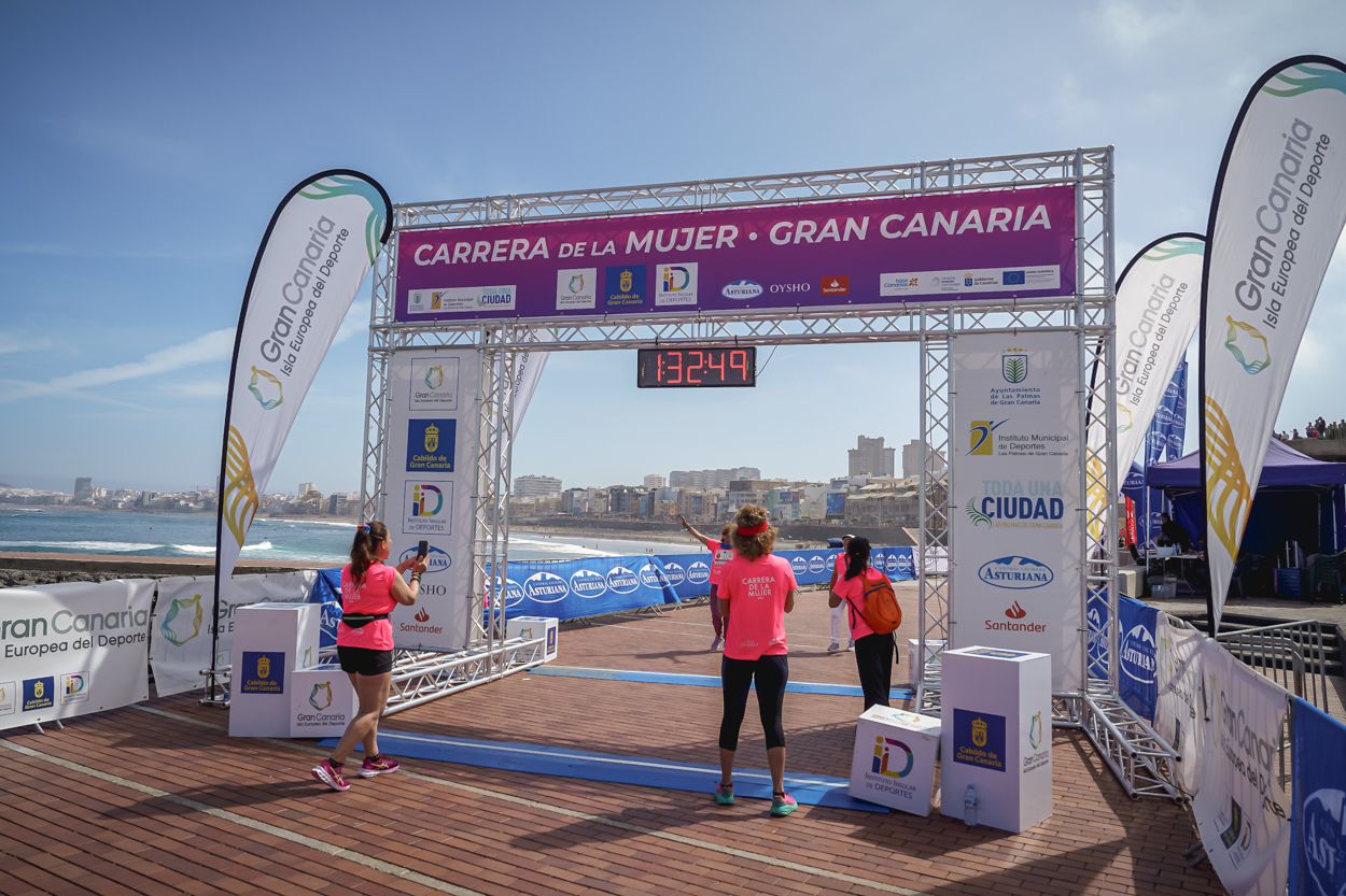 Las fotos de meta de la Carrera de la Mujer de Gran Canaria 12 32 00 15701 O