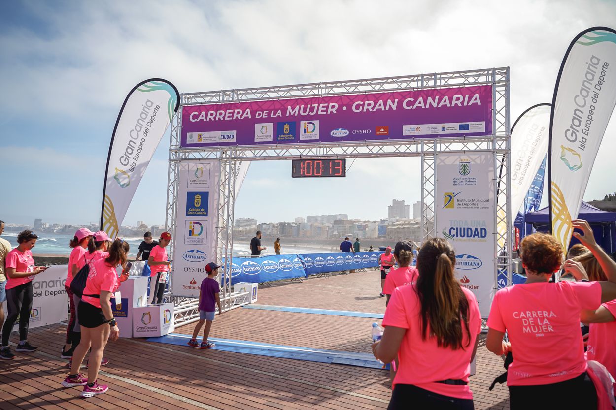 Las fotos de meta de la Carrera de la Mujer de Gran Canaria 11 59 24 15701 O