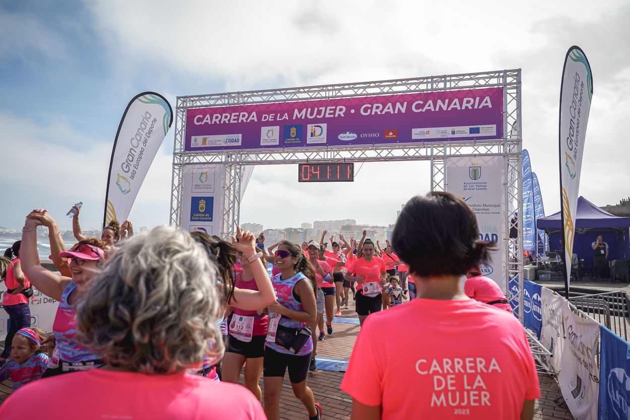 Las fotos de meta de la Carrera de la Mujer de Gran Canaria 11 40 22 15701 O