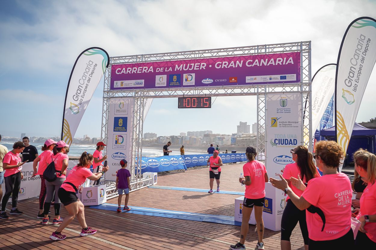 Las fotos de meta de la Carrera de la Mujer de Gran Canaria 11 59 26 15701 O