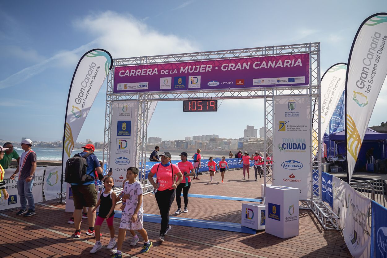 Las fotos de meta de la Carrera de la Mujer de Gran Canaria 12 04 30 15701 O