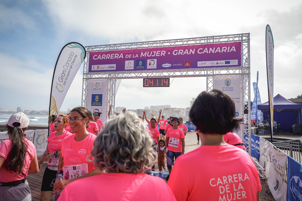 Las fotos de meta de la Carrera de la Mujer de Gran Canaria 11 40 25 15701 O