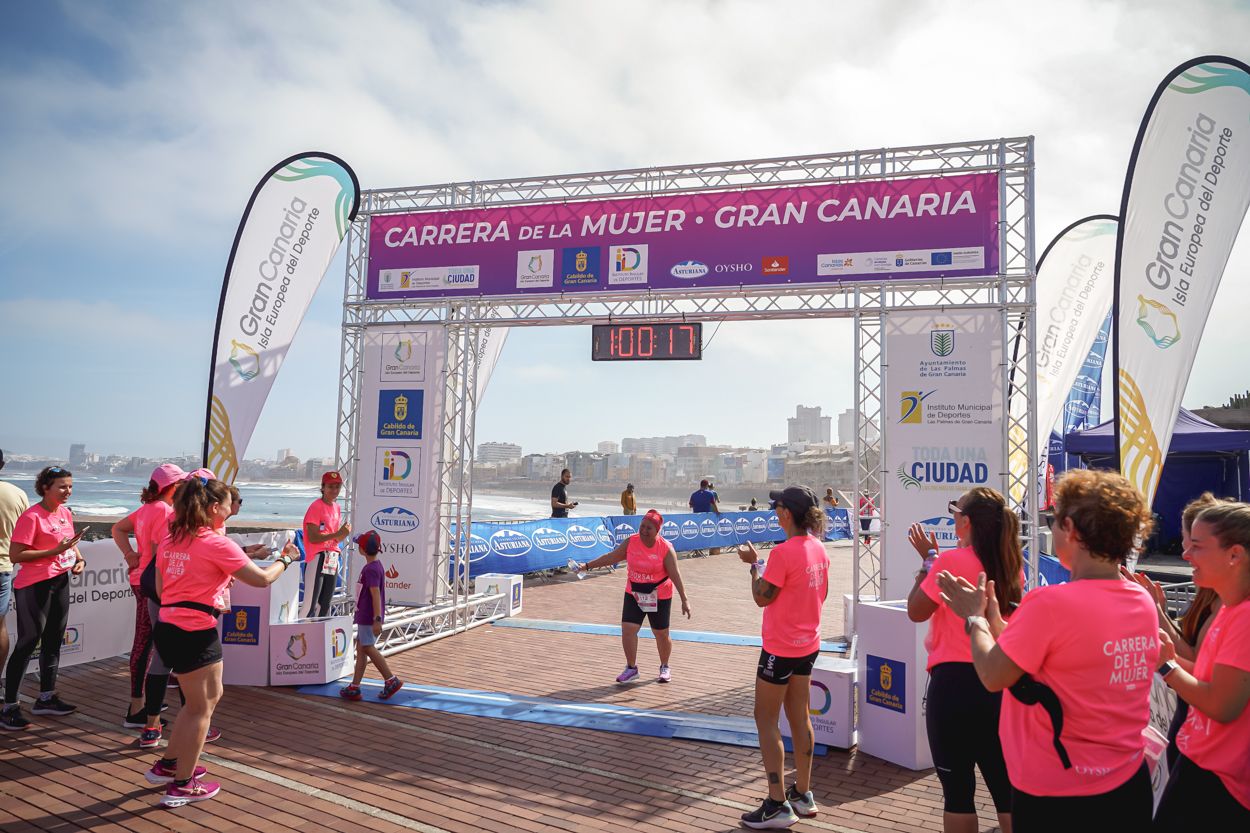 Las fotos de meta de la Carrera de la Mujer de Gran Canaria 11 59 28 15701 O