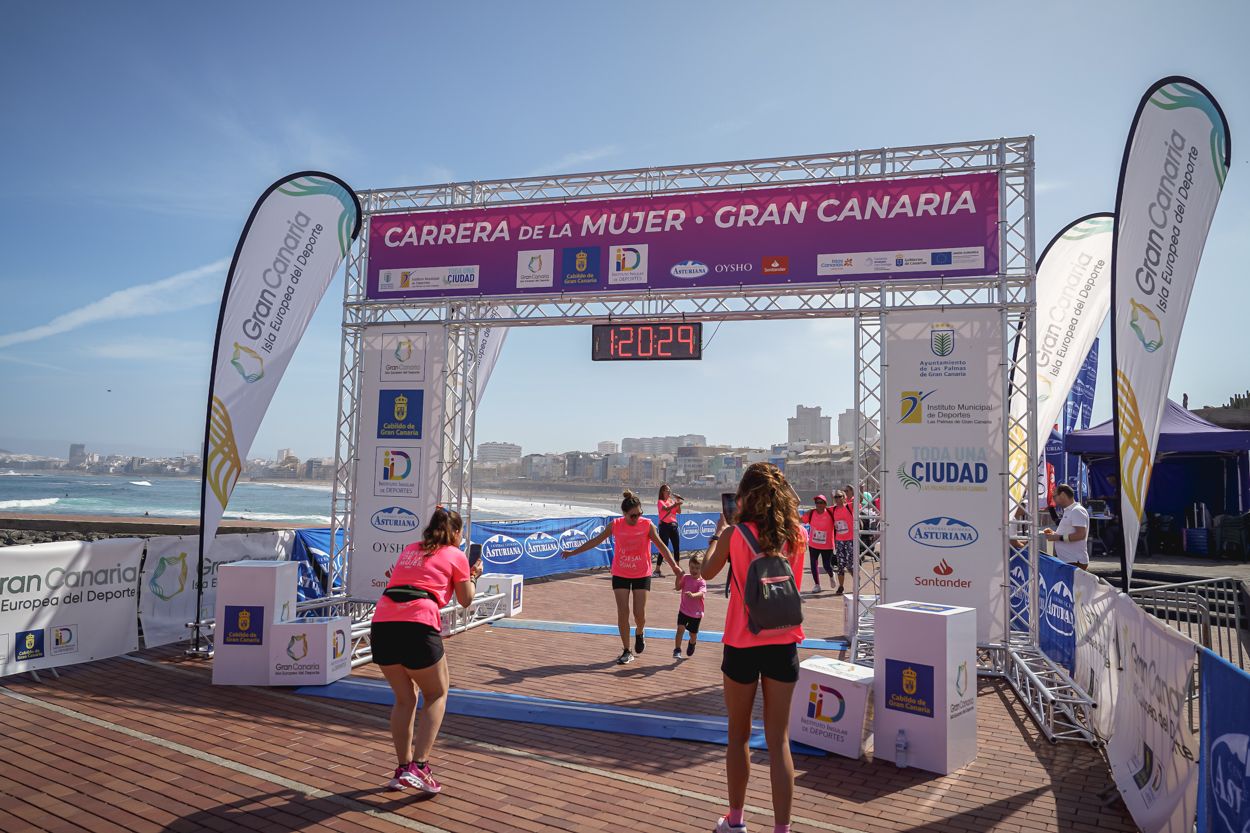 Las fotos de meta de la Carrera de la Mujer de Gran Canaria 12 19 40 15701 O