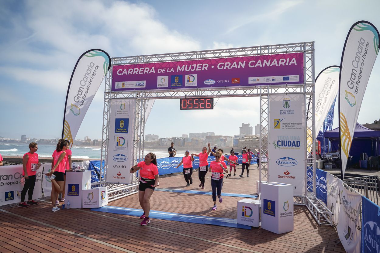 Las fotos de meta de la Carrera de la Mujer de Gran Canaria 11 54 37 15701 O