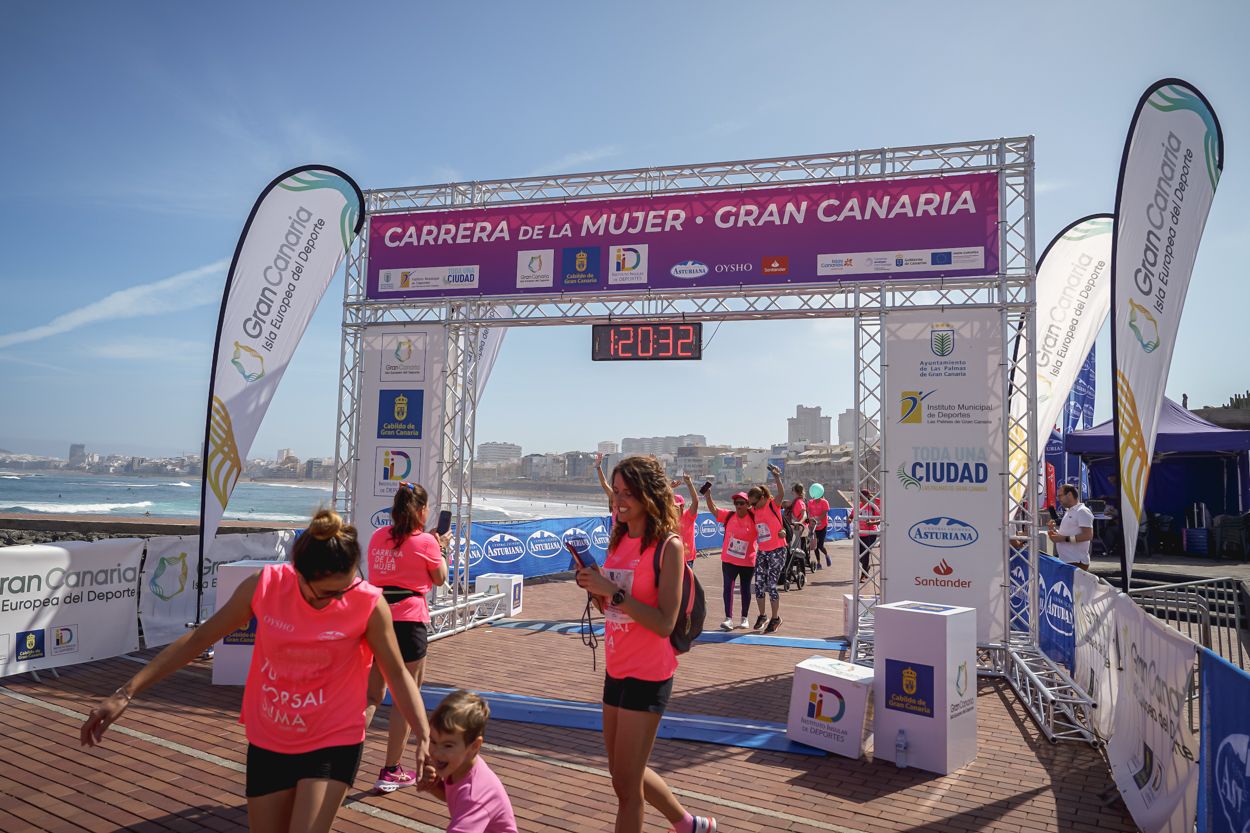 Las fotos de meta de la Carrera de la Mujer de Gran Canaria 12 19 43 15701 O