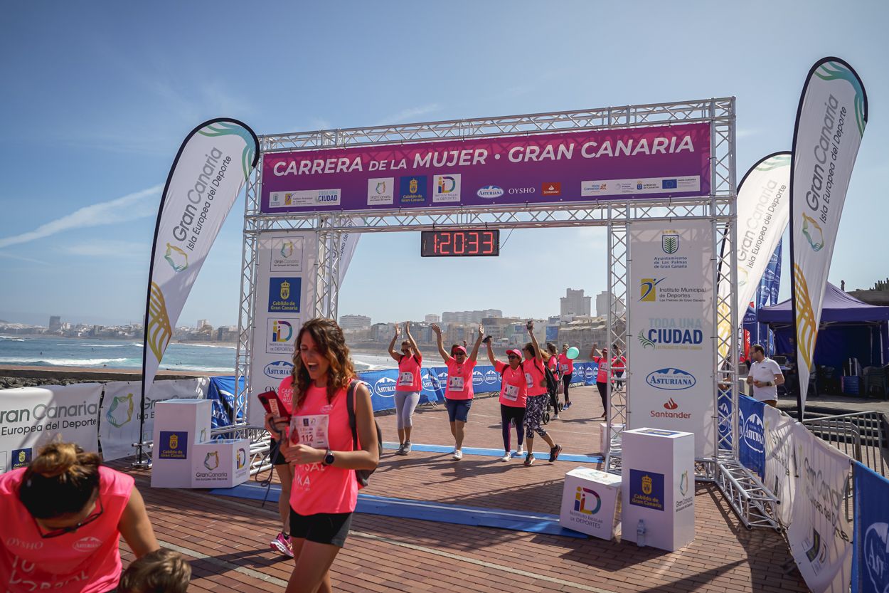 Las fotos de meta de la Carrera de la Mujer de Gran Canaria 12 19 44 15701 O