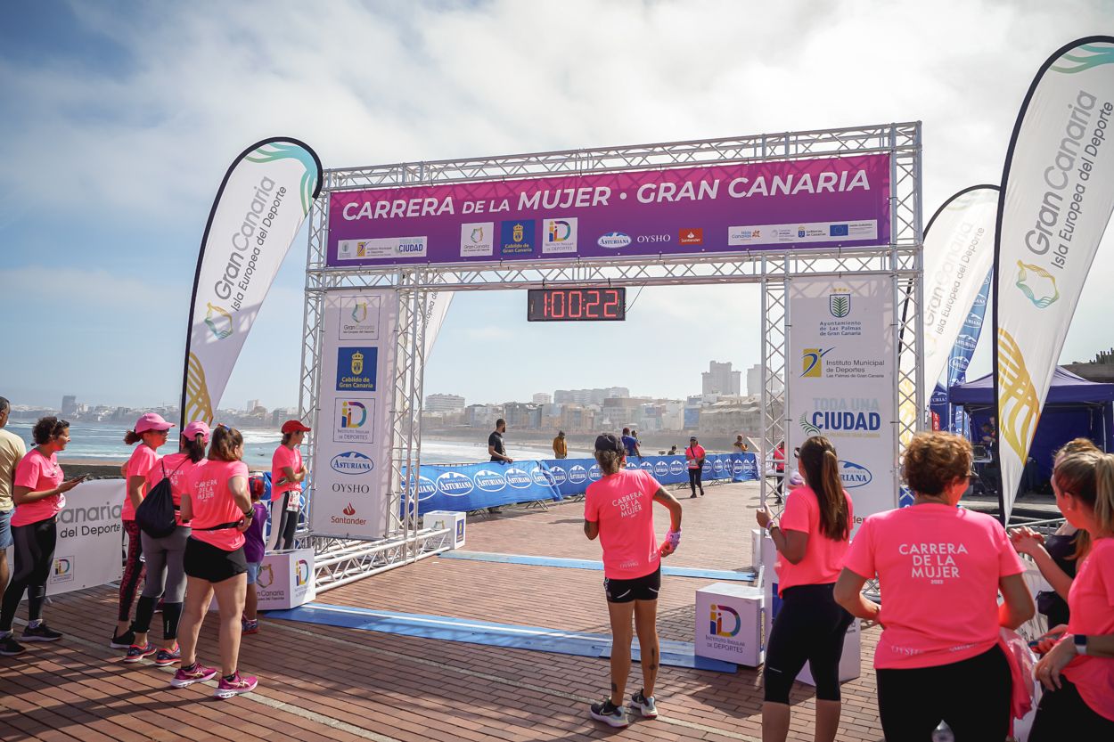 Las fotos de meta de la Carrera de la Mujer de Gran Canaria 11 59 33 15701 O