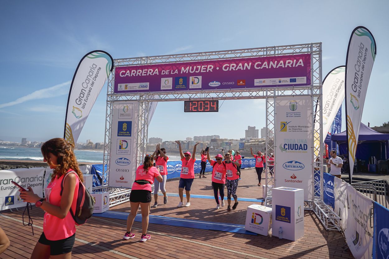Las fotos de meta de la Carrera de la Mujer de Gran Canaria 12 19 45 15701 O
