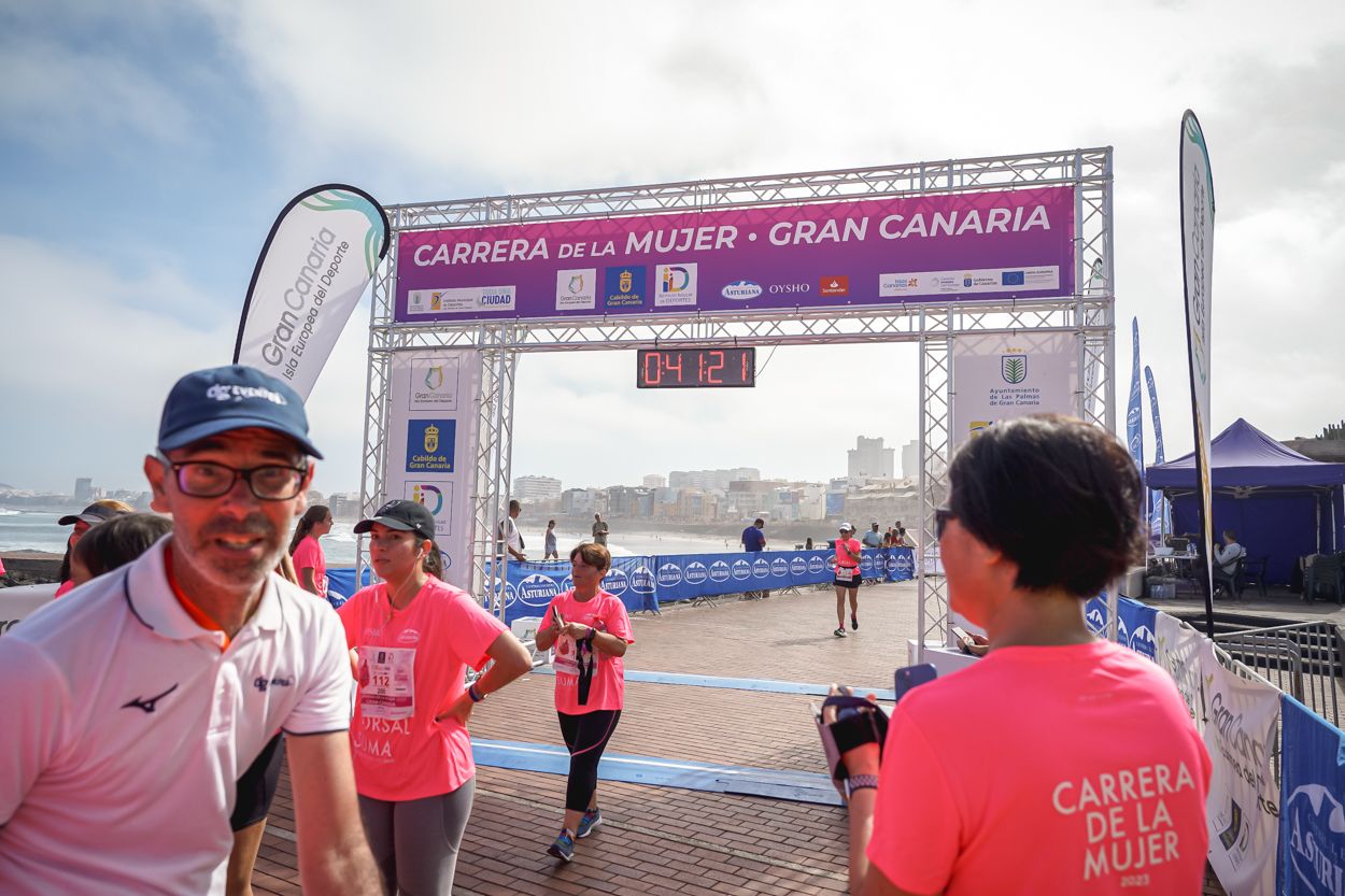Las fotos de meta de la Carrera de la Mujer de Gran Canaria 11 40 32 15701 O