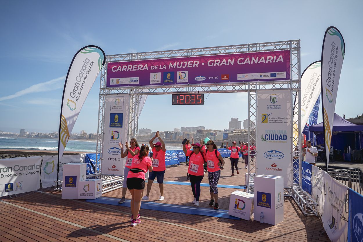 Las fotos de meta de la Carrera de la Mujer de Gran Canaria 12 19 46 15701 O