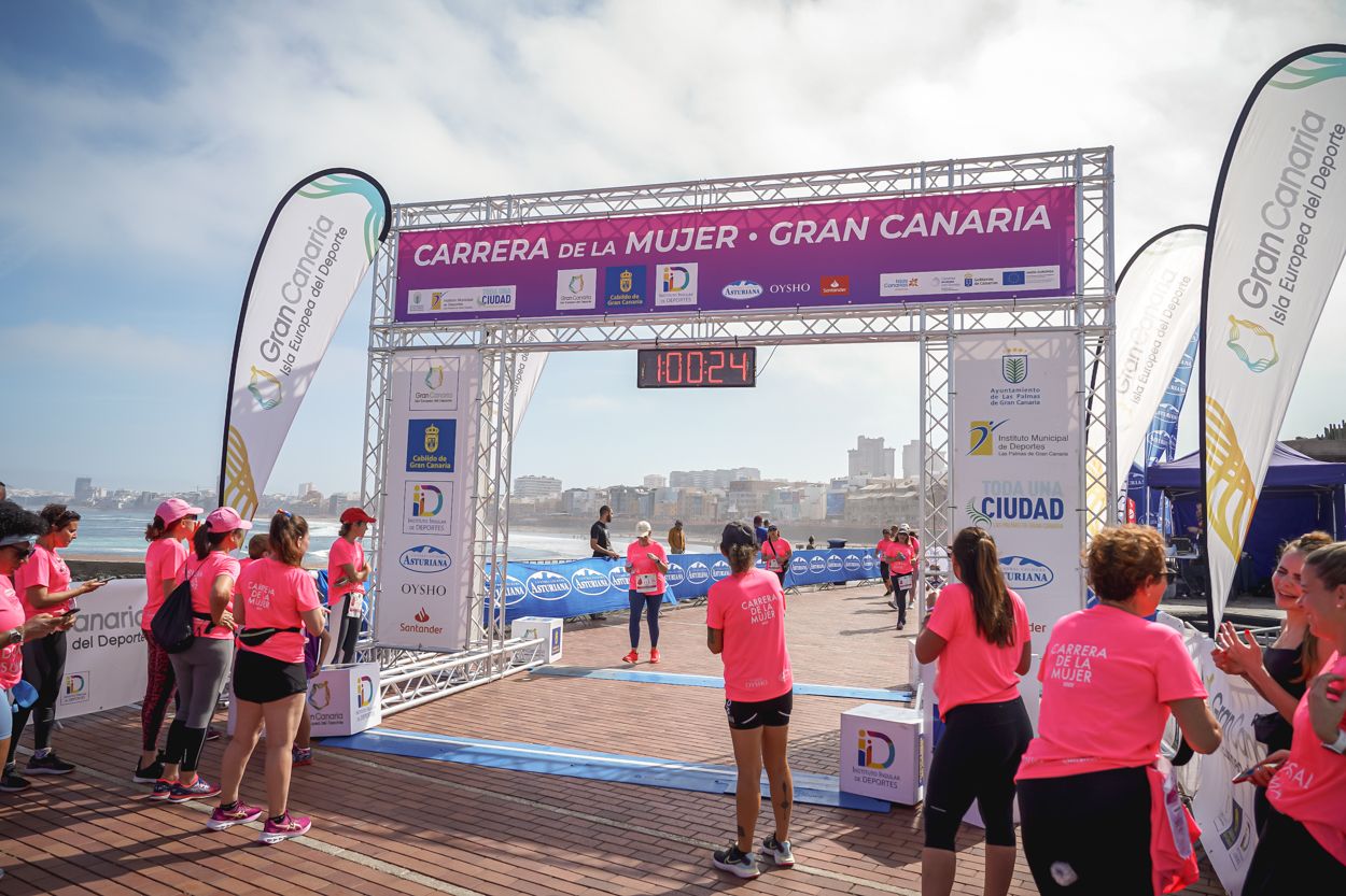 Las fotos de meta de la Carrera de la Mujer de Gran Canaria 11 59 35 15701 O