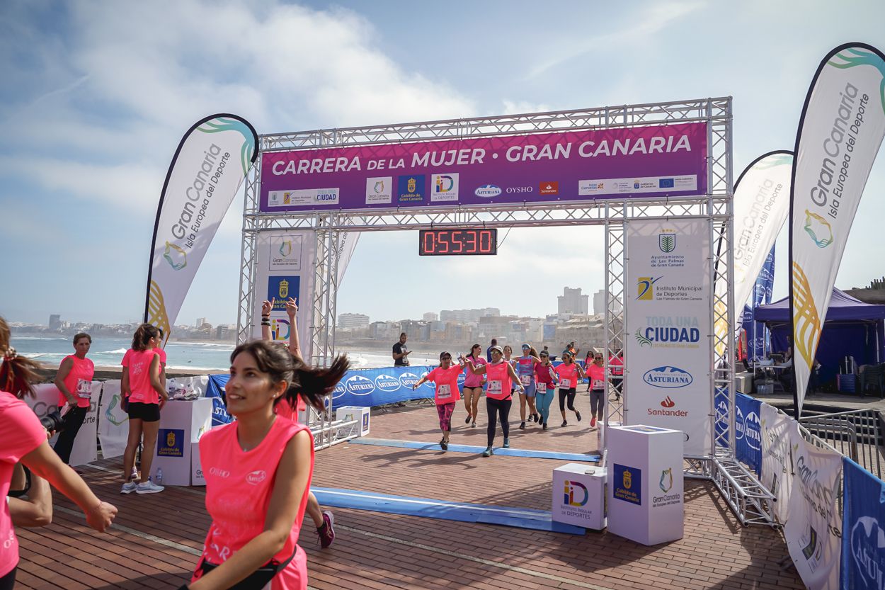 Las fotos de meta de la Carrera de la Mujer de Gran Canaria 11 54 41 15701 O
