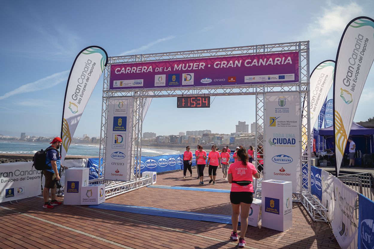 Las fotos de meta de la Carrera de la Mujer de Gran Canaria 12 14 45 15701 O