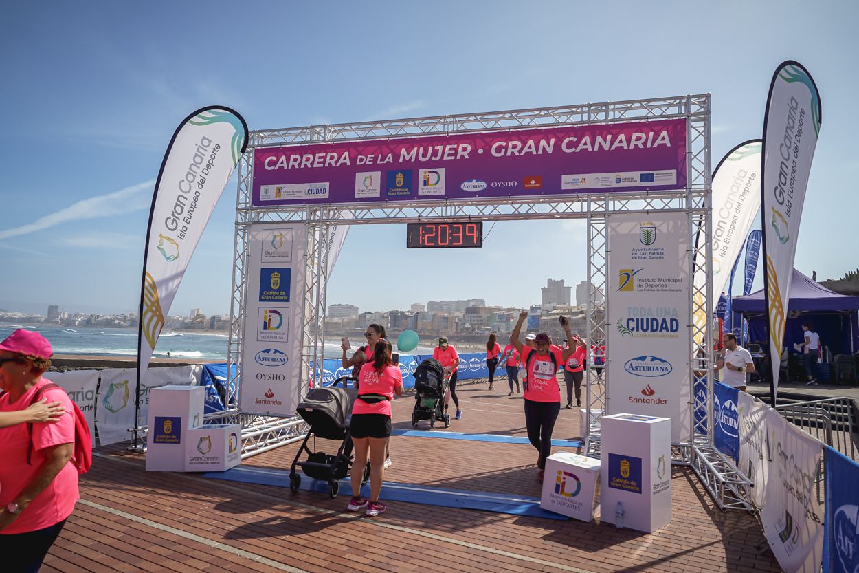 Las fotos de meta de la Carrera de la Mujer de Gran Canaria 12 19 50 15701 O