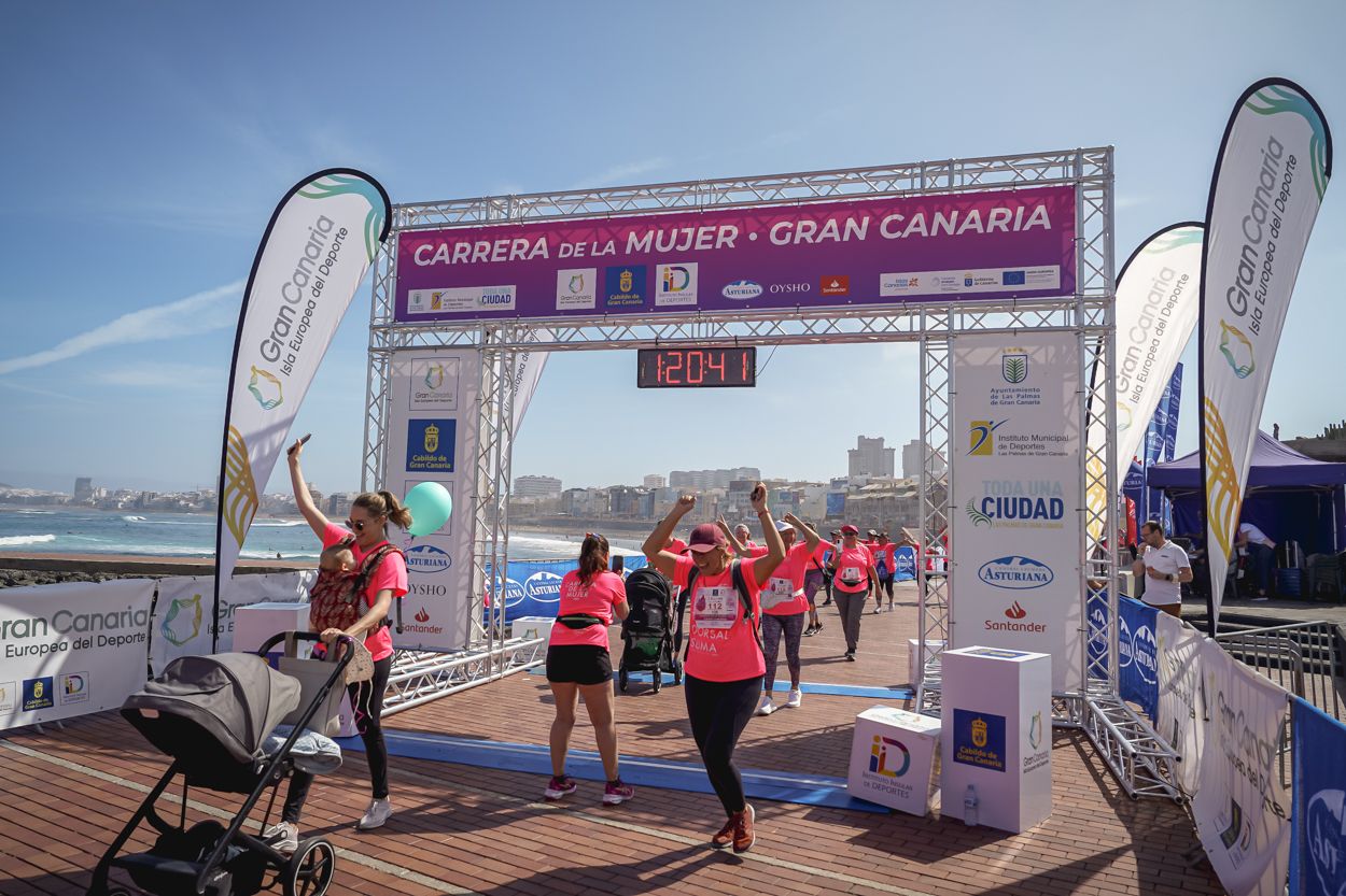 Las fotos de meta de la Carrera de la Mujer de Gran Canaria 12 19 52 15701 O