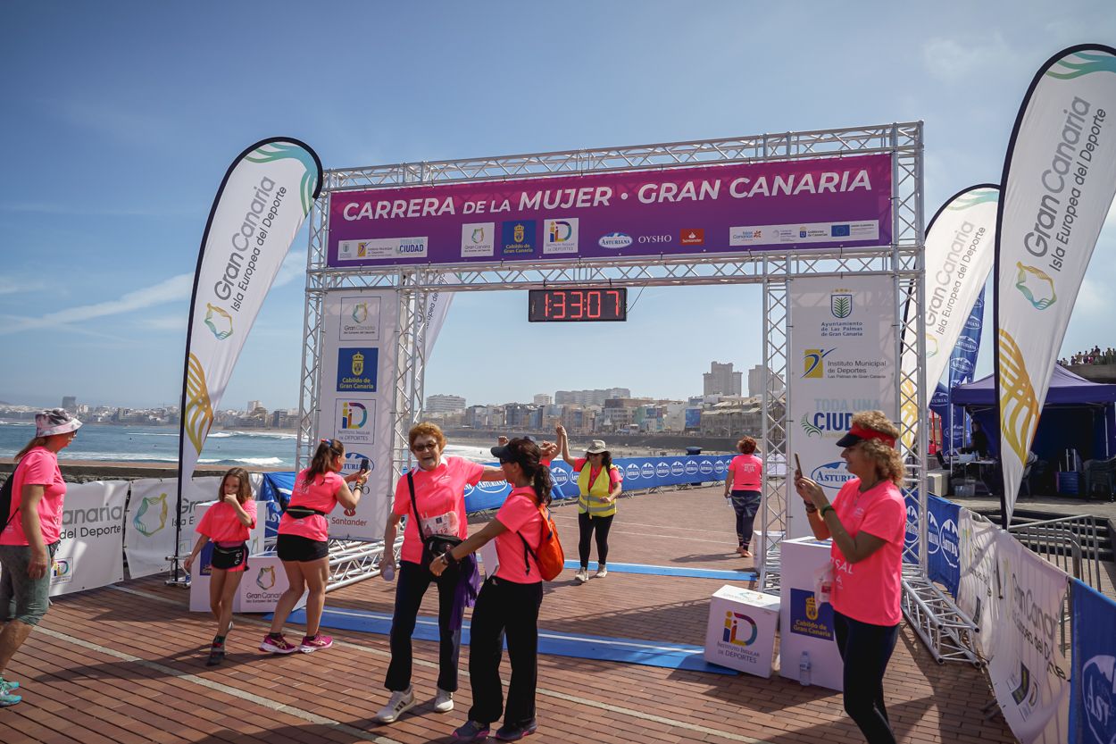 Las fotos de meta de la Carrera de la Mujer de Gran Canaria 12 32 18 15701 O