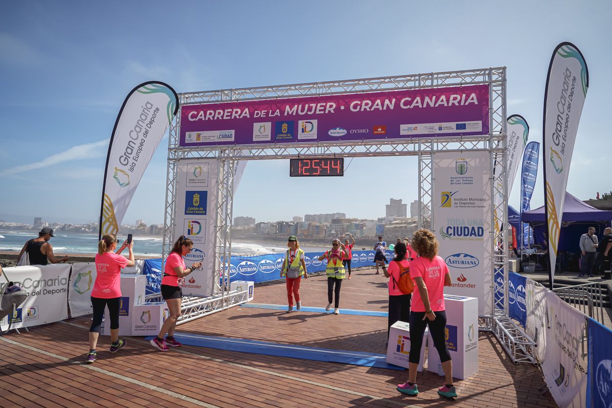 Las fotos de meta de la Carrera de la Mujer de Gran Canaria 12 24 55 15701 O