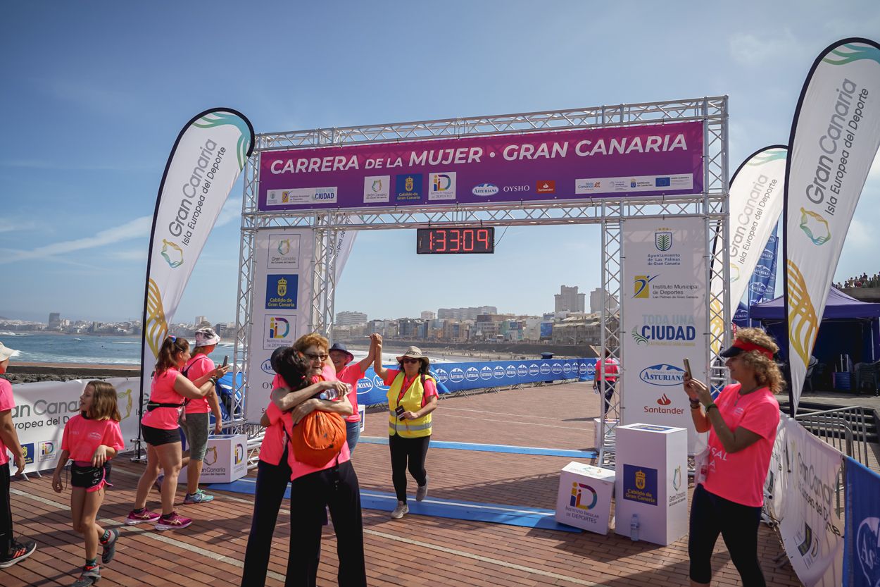 Las fotos de meta de la Carrera de la Mujer de Gran Canaria 12 32 20 15701 O