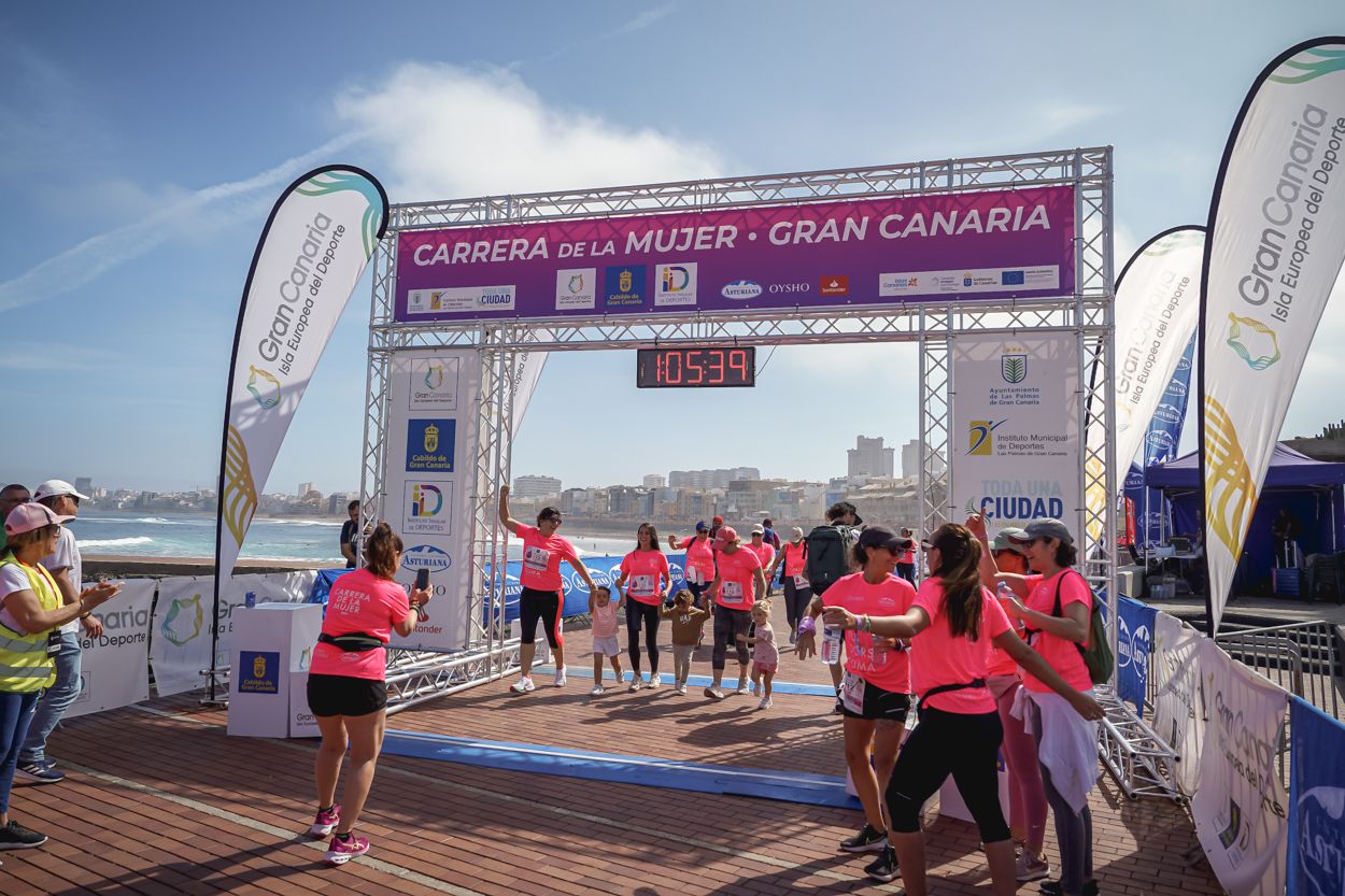 Las fotos de meta de la Carrera de la Mujer de Gran Canaria 12 04 50 15701 O
