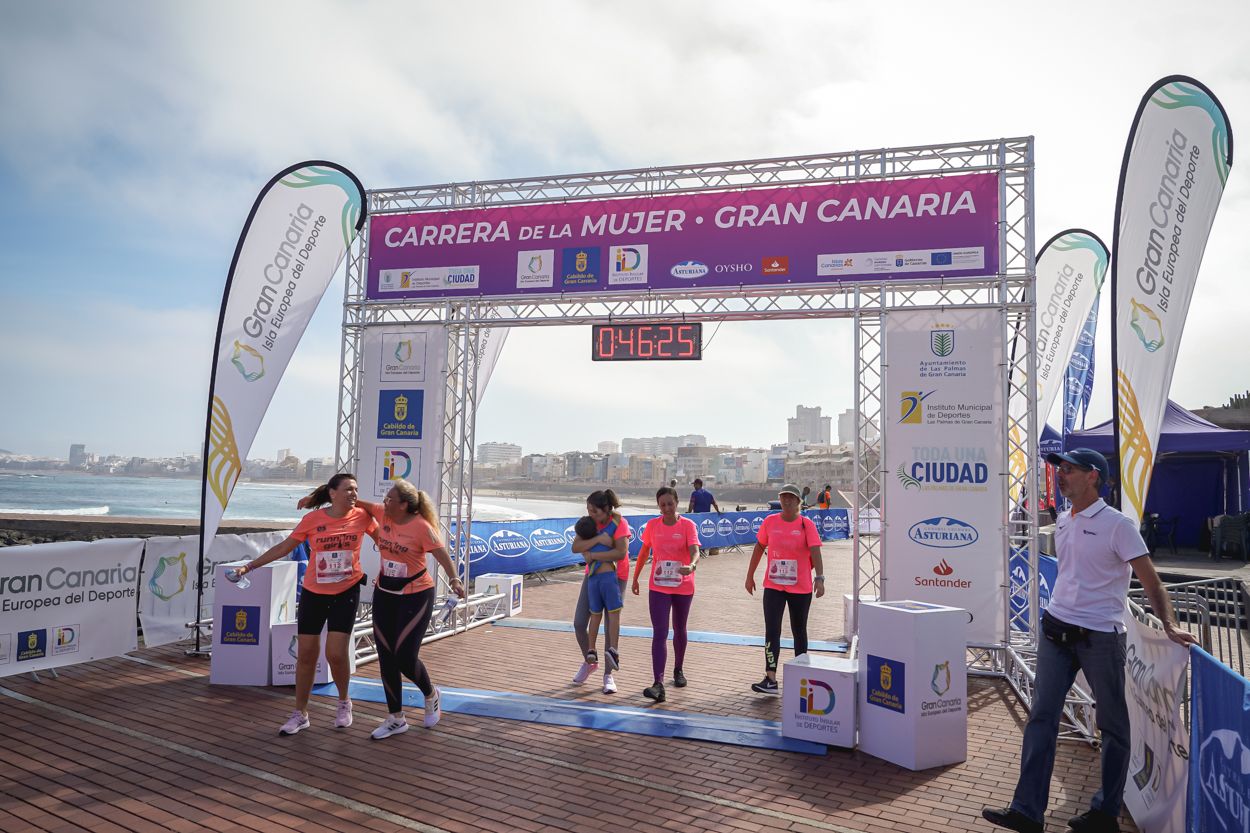 Las fotos de meta de la Carrera de la Mujer de Gran Canaria 11 45 36 15701 O