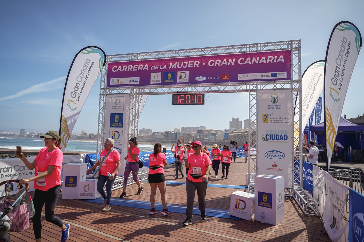 Las fotos de meta de la Carrera de la Mujer de Gran Canaria 12 19 58 15701 O