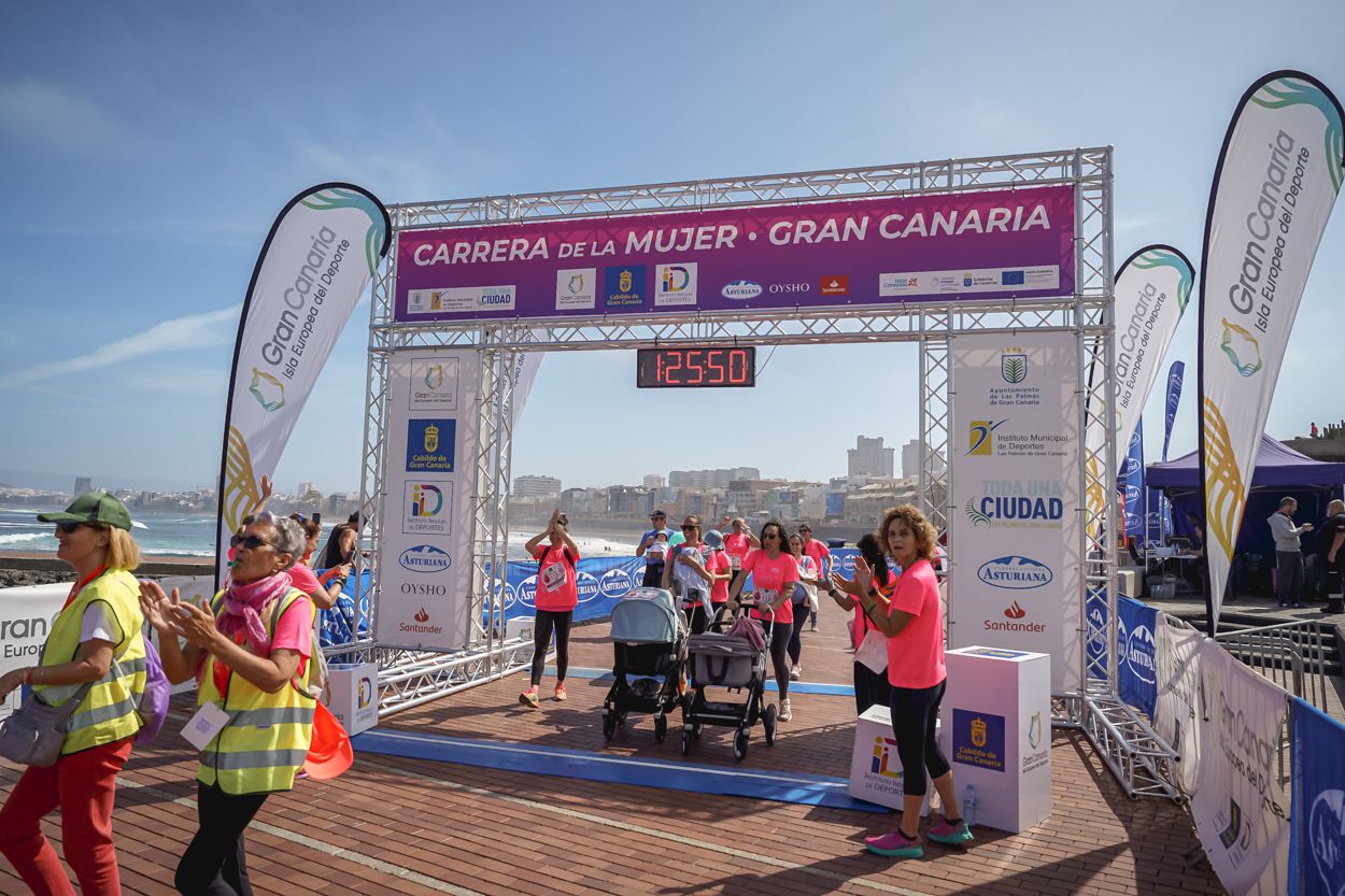 Las fotos de meta de la Carrera de la Mujer de Gran Canaria 12 25 01 15701 O