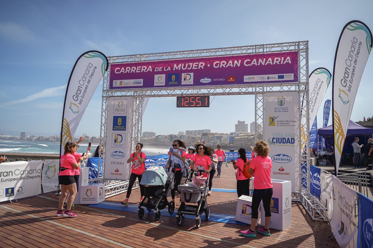 Las fotos de meta de la Carrera de la Mujer de Gran Canaria 12 25 02 15701 O