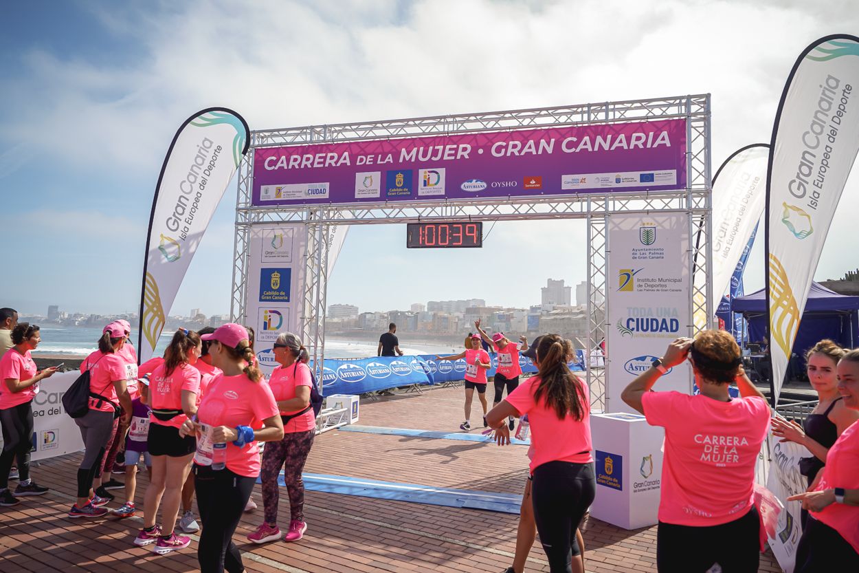 Las fotos de meta de la Carrera de la Mujer de Gran Canaria 11 59 50 15701 O