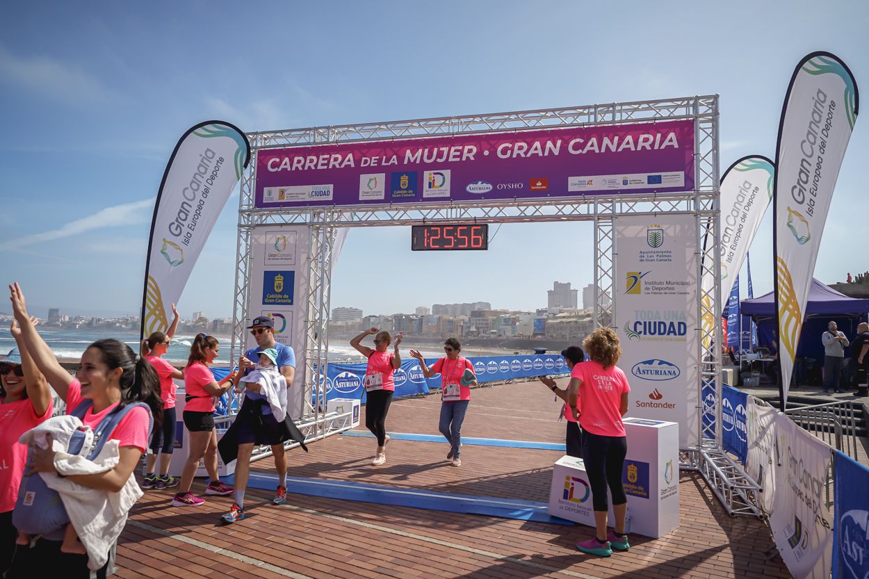 Las fotos de meta de la Carrera de la Mujer de Gran Canaria 12 25 07 15701 O
