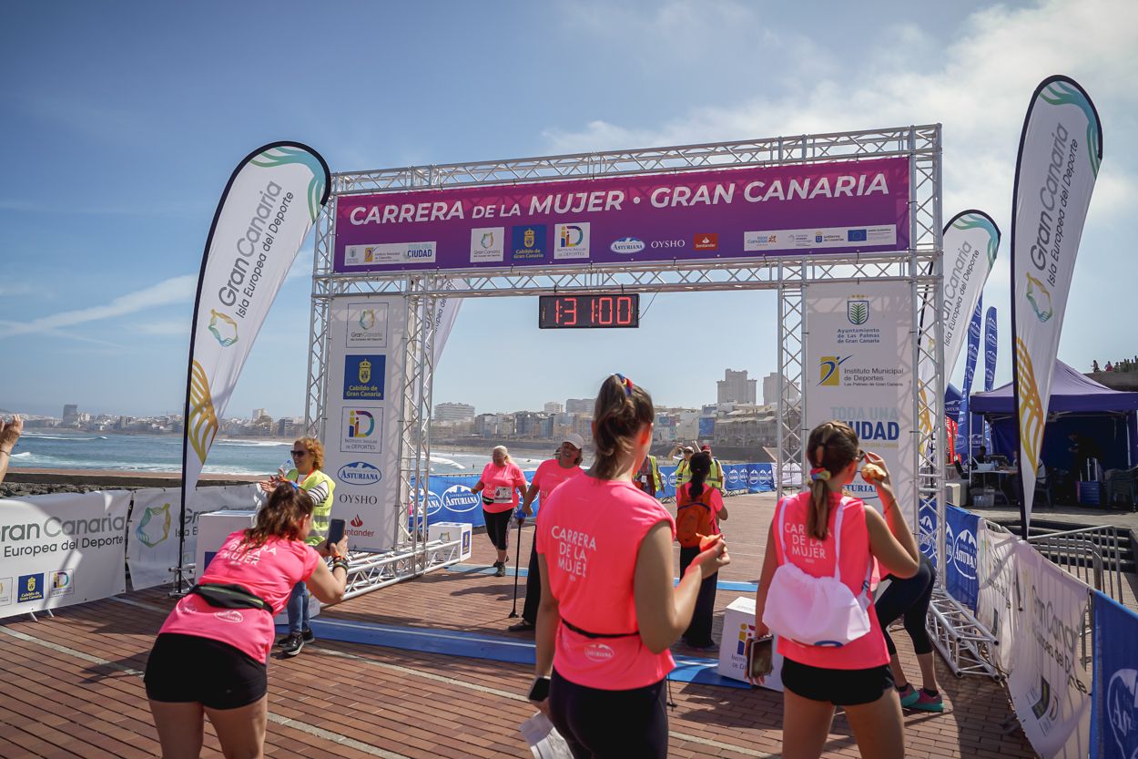 Las fotos de meta de la Carrera de la Mujer de Gran Canaria 12 30 10 15701 O