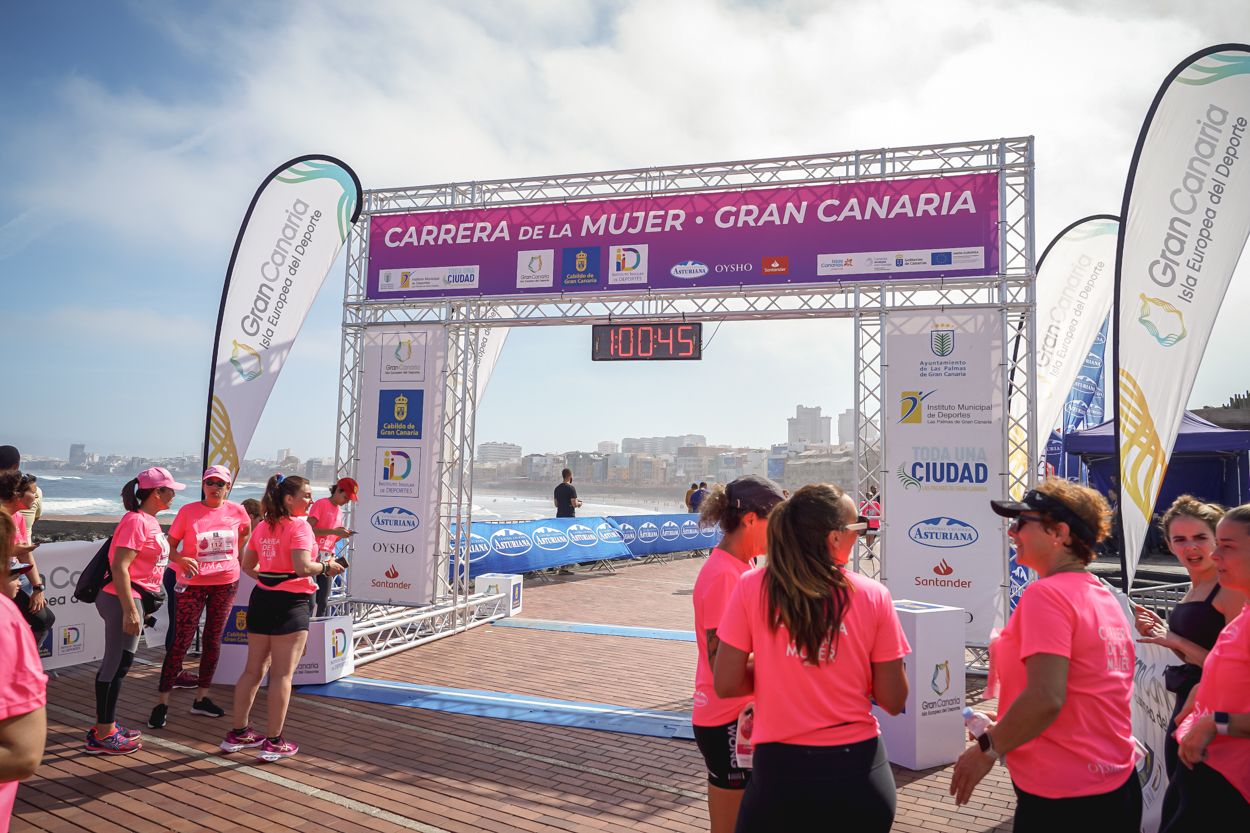 Las fotos de meta de la Carrera de la Mujer de Gran Canaria 11 59 56 15701 O