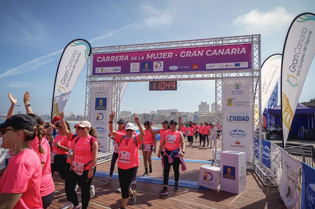 Las fotos de meta de la Carrera de la Mujer de Gran Canaria 12 10 00 15701 O