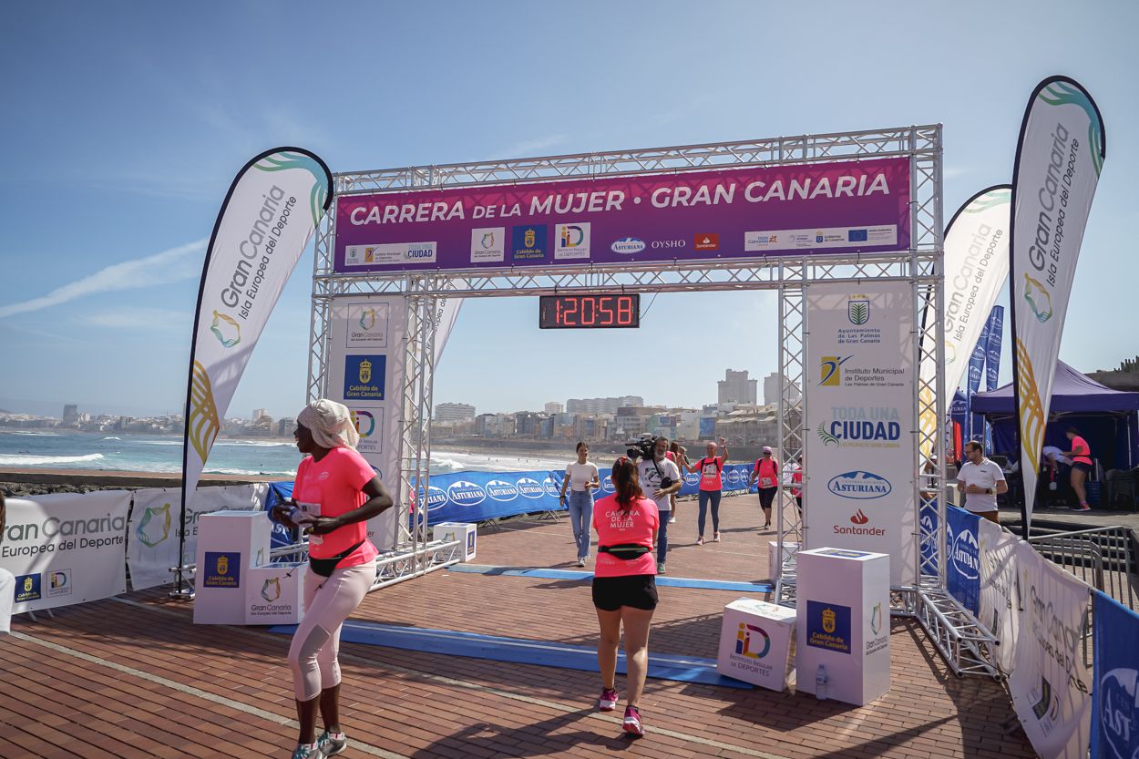 Las fotos de meta de la Carrera de la Mujer de Gran Canaria 12 20 08 15701 O