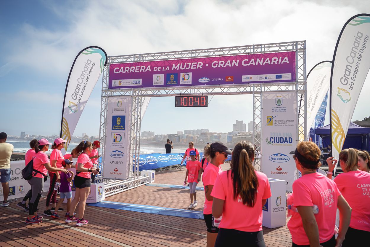Las fotos de meta de la Carrera de la Mujer de Gran Canaria 11 59 59 15701 O
