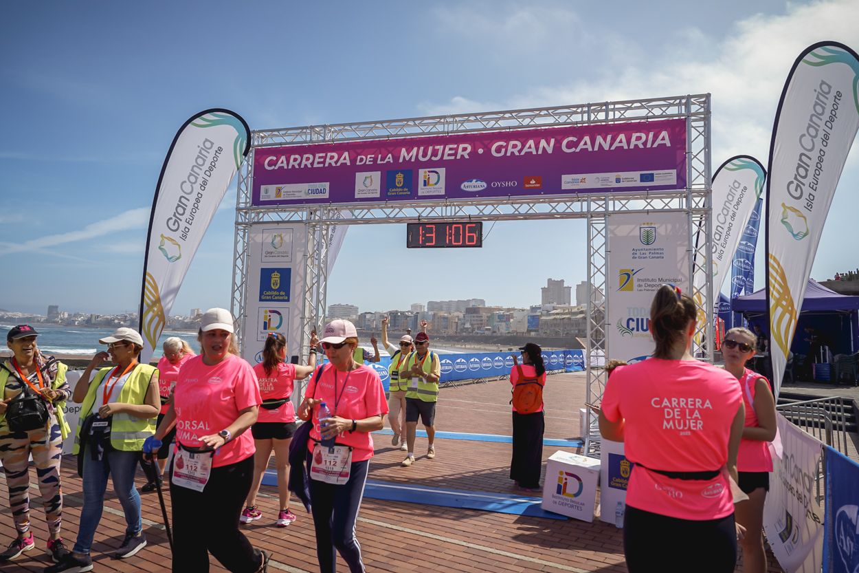 Las fotos de meta de la Carrera de la Mujer de Gran Canaria 12 30 16 15701 O