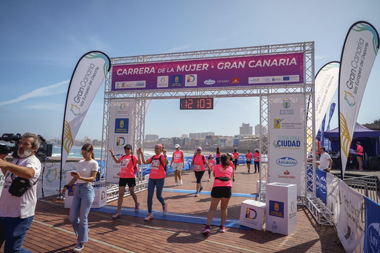 Las fotos de meta de la Carrera de la Mujer de Gran Canaria 12 20 13 15701 O