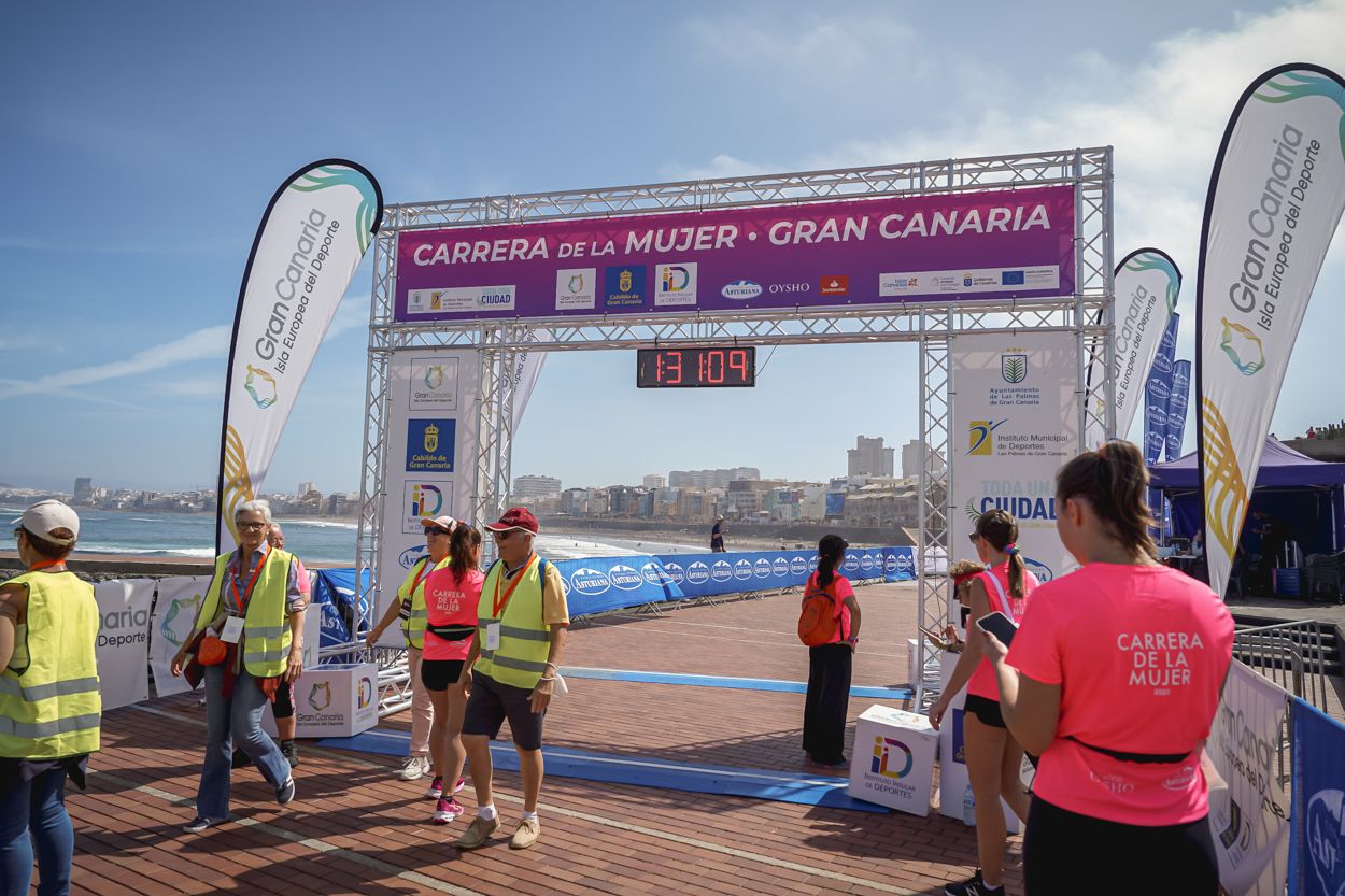 Las fotos de meta de la Carrera de la Mujer de Gran Canaria 12 30 19 15701 O