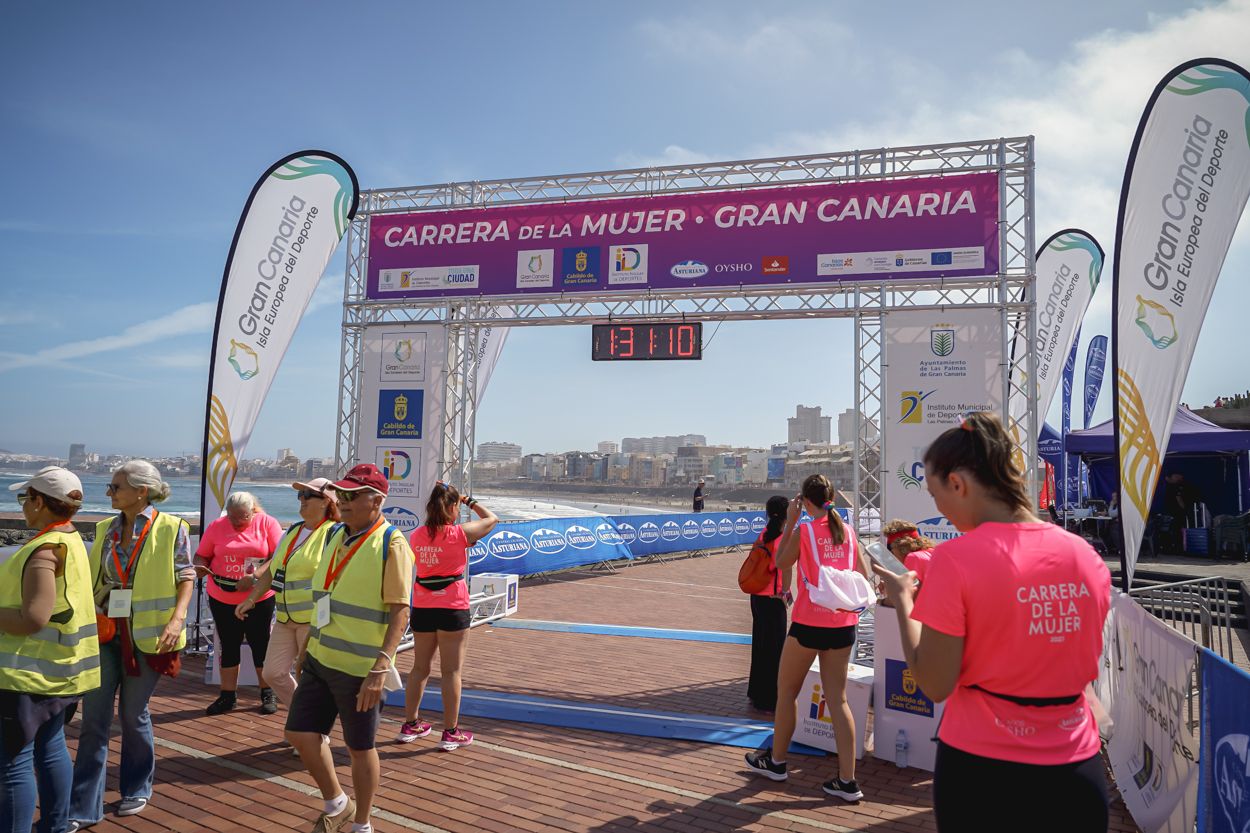 Las fotos de meta de la Carrera de la Mujer de Gran Canaria 12 30 20 15701 O
