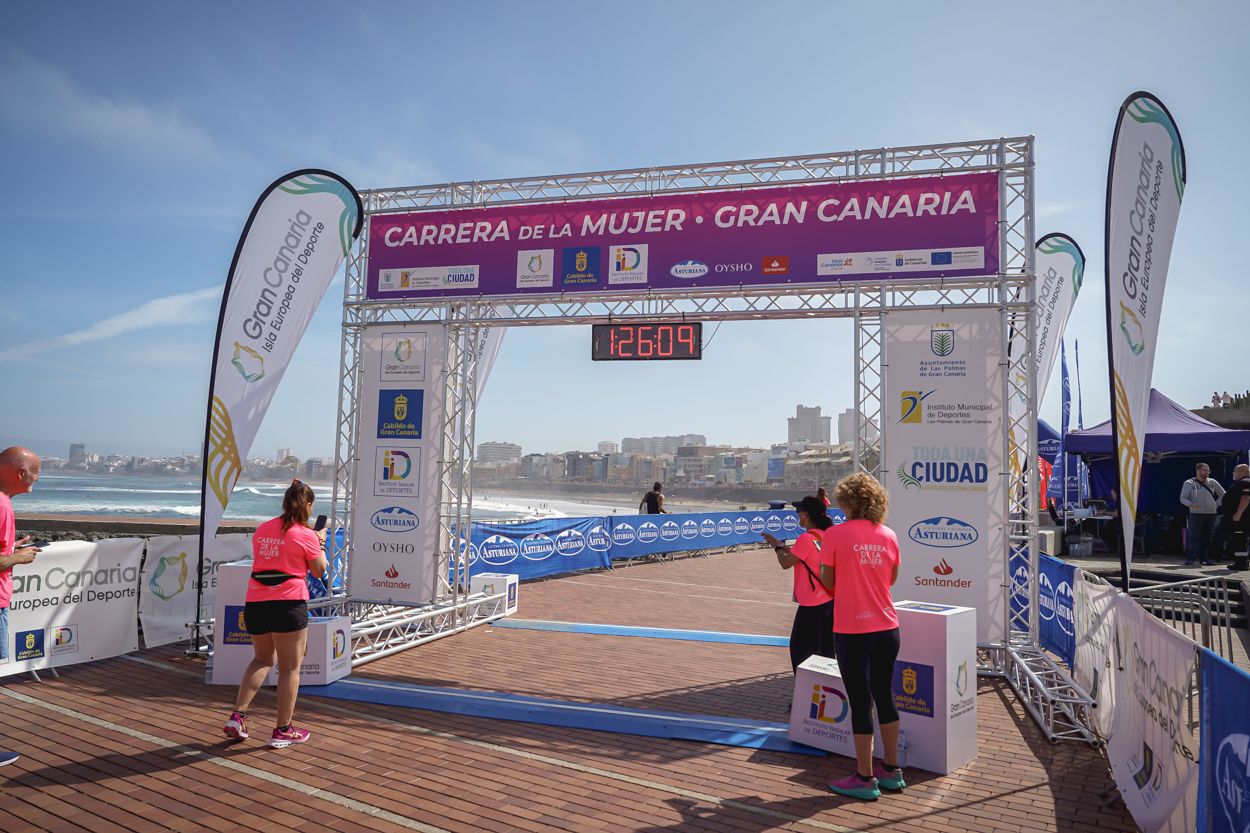 Las fotos de meta de la Carrera de la Mujer de Gran Canaria 12 25 20 15701 O