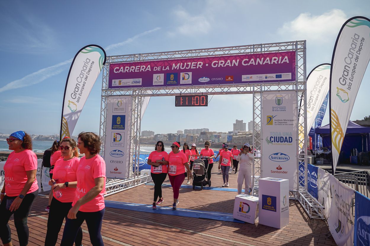 Las fotos de meta de la Carrera de la Mujer de Gran Canaria 12 10 10 15701 O