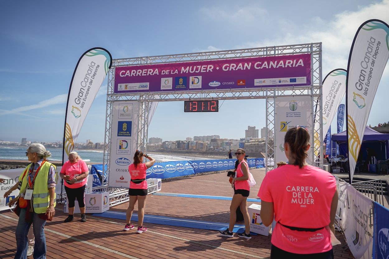 Las fotos de meta de la Carrera de la Mujer de Gran Canaria 12 30 23 15701 O