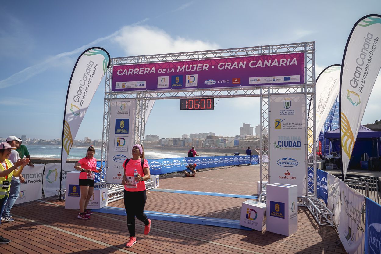 Las fotos de meta de la Carrera de la Mujer de Gran Canaria 12 05 11 15701 O