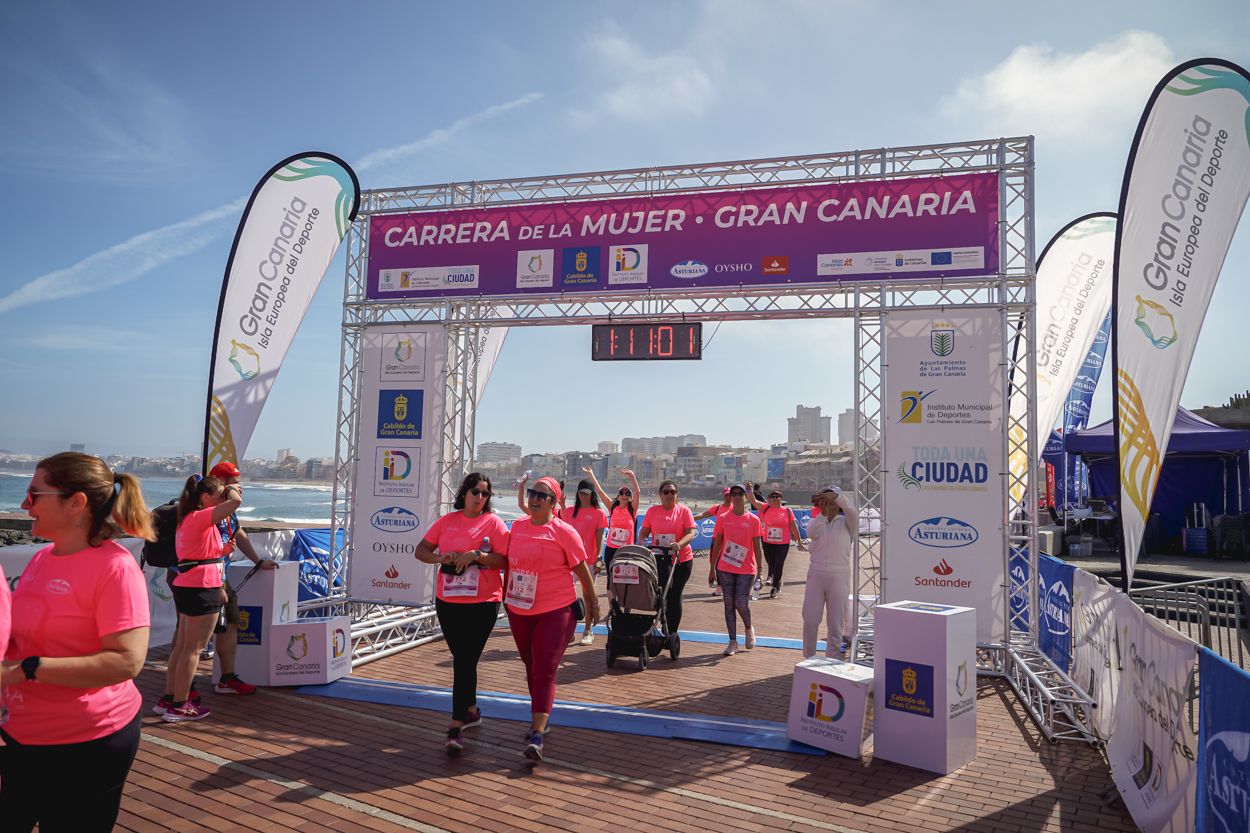Las fotos de meta de la Carrera de la Mujer de Gran Canaria 12 10 11 15701 O